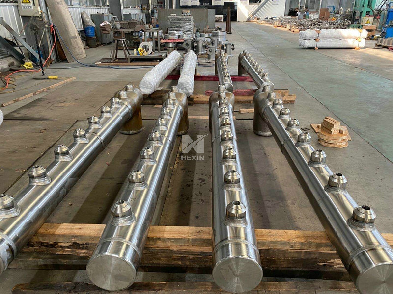 Cold outlet collectors for reformer furnace 