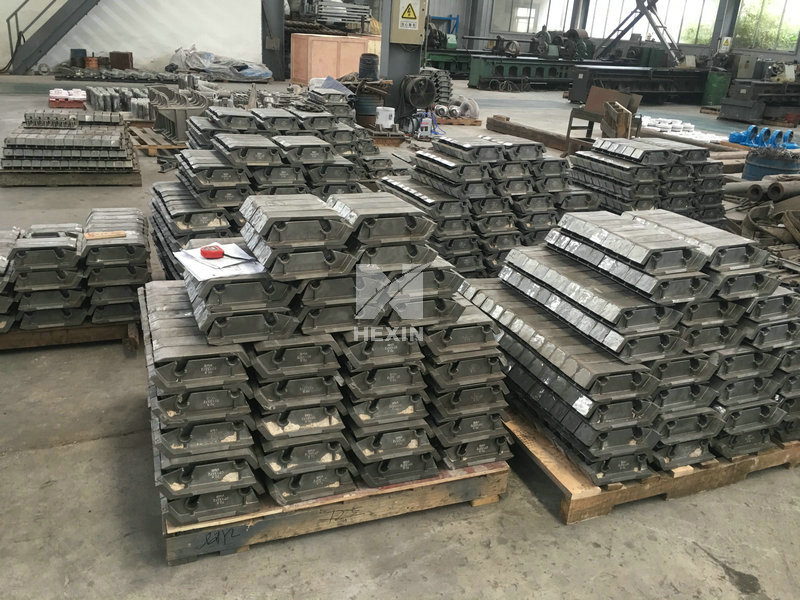 Incinerator grate blocks side walls