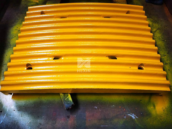 Wear resistant jaw crusher parts 
