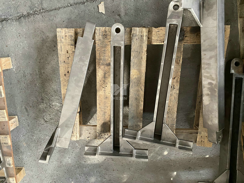Investment cast pusher head