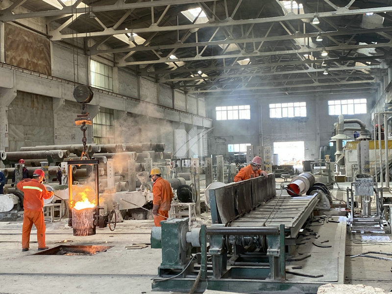 molten pouring for centrifugal casting workshop