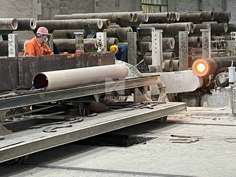 molten pouring for centrifugal casting workshop