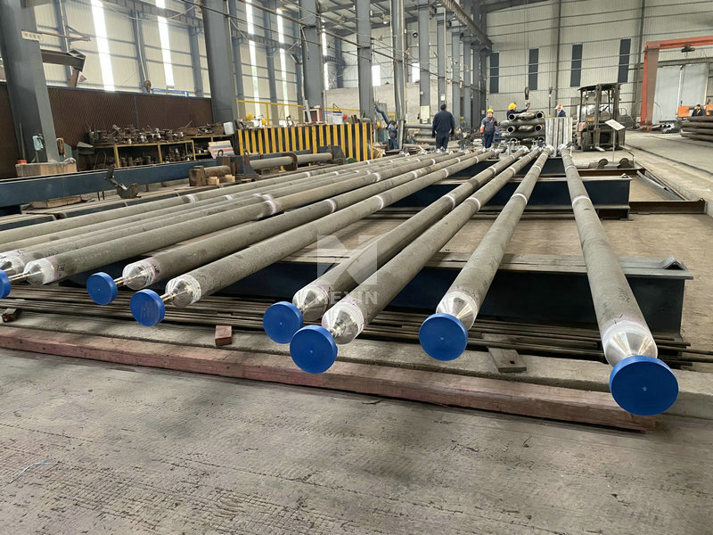 Welding and fabrication for catalyst tubes for export