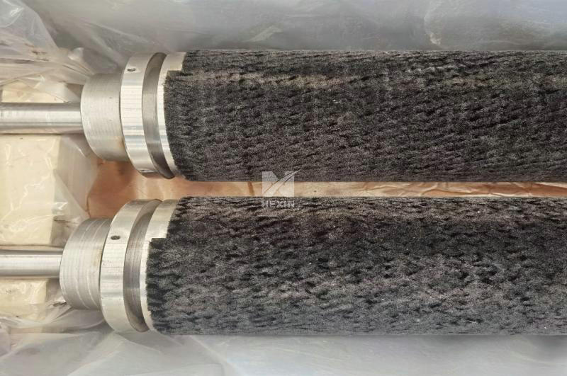 Wire brush roller for aluminum heat treatment