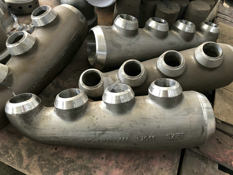 Bottom manifolds casting