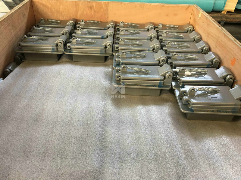 Peep doors packing