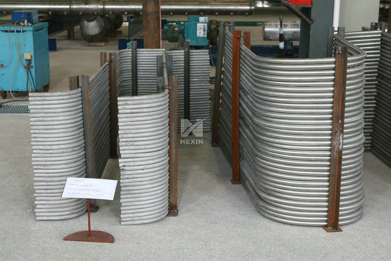 Pigtail pipe for hydrogen generation refinery reformer