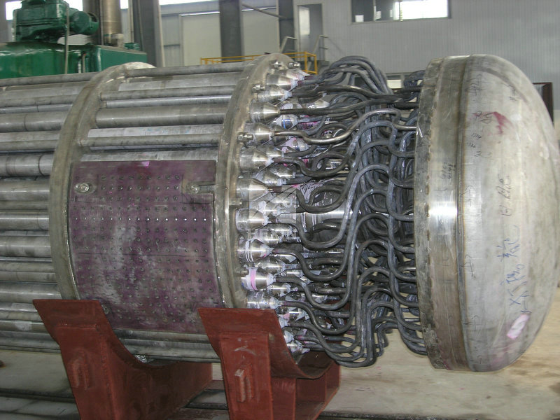 Tube bundle for heat exchange reformer furnace