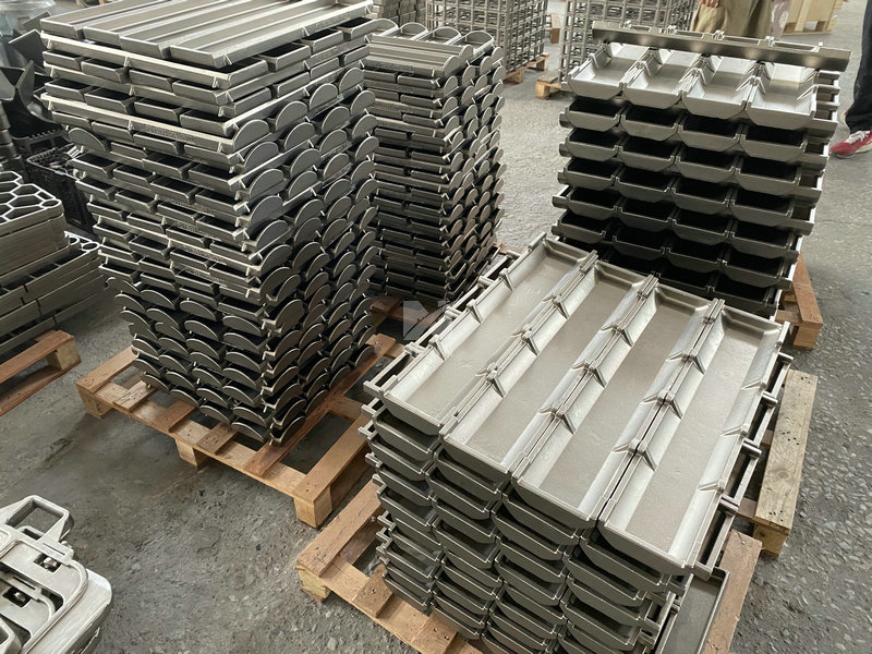 Cast reduction stack boats