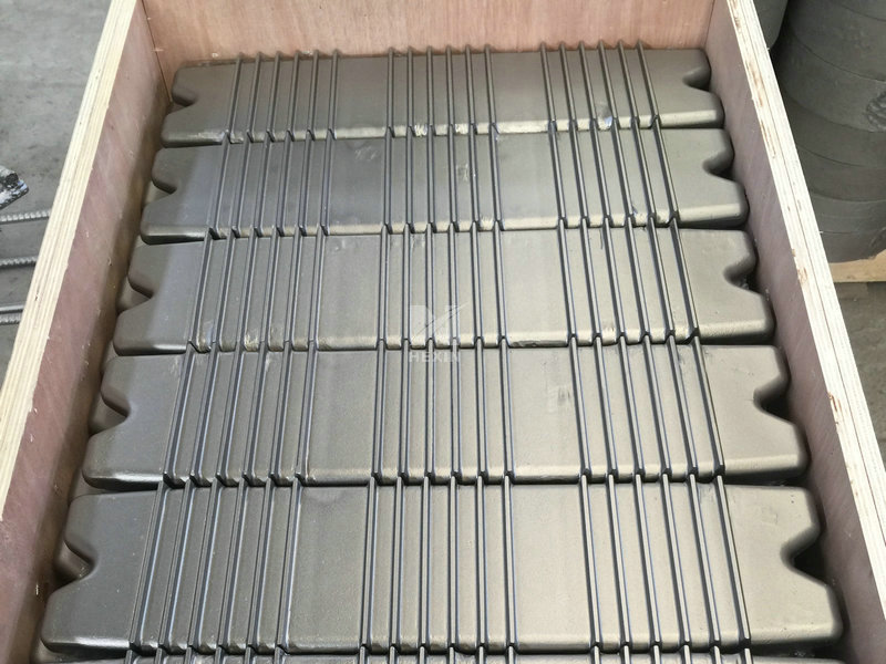 Investment cast plates 2.4879