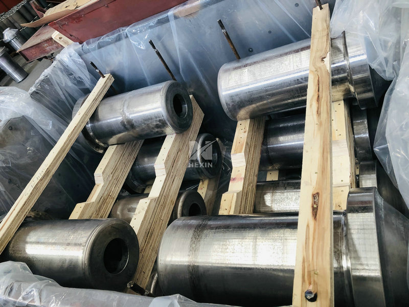 Charging and discharging rolls pack
