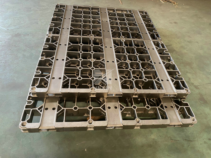 Cast Steel Trays with Guide Channel