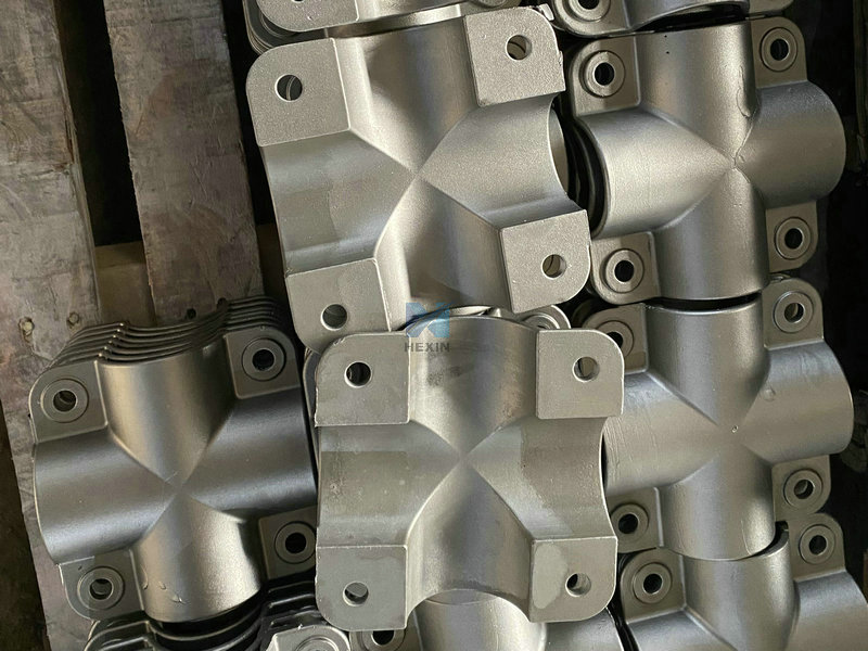 1.2 investment casting alloy pipe clamps_1